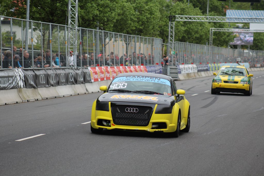 2 versioner af Audi – Troels Trærup (400) i Audi TT foran Ole Sondrup (256) i Audi A3.
(Foto: JJ Media)